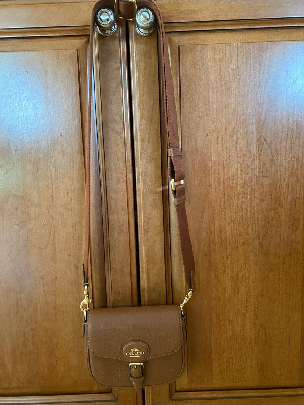 Coach Pebbled Leather Crossbody in Camel Brown with Gold Hardware - Picture 7 of 7